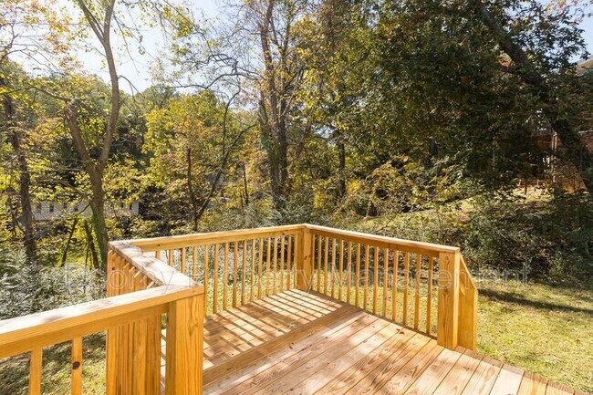 Building Photo - 5754 Taggart Dr