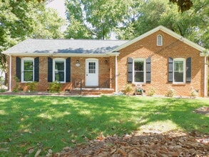 Building Photo - 2206 Dulaire Rd
