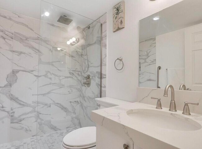 Building Photo - 353 S US Hwy 1