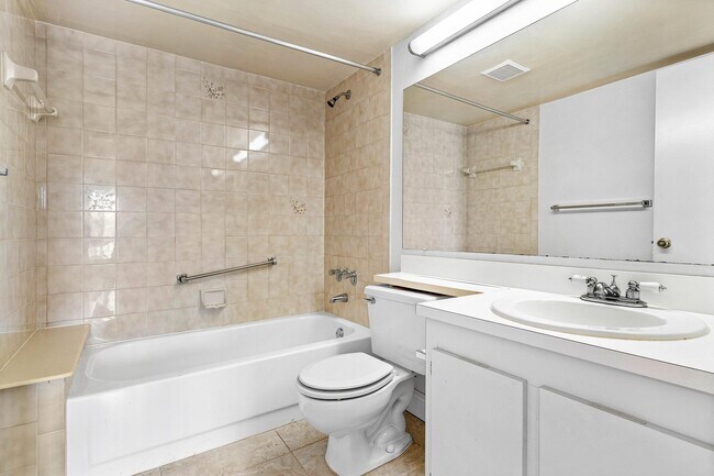 Building Photo - 826 Sky Pine Way