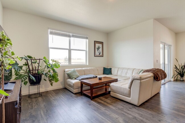 Building Photo - Modern 4-Bedroom Ranch Home with Mountain Views and 3-Car Garage