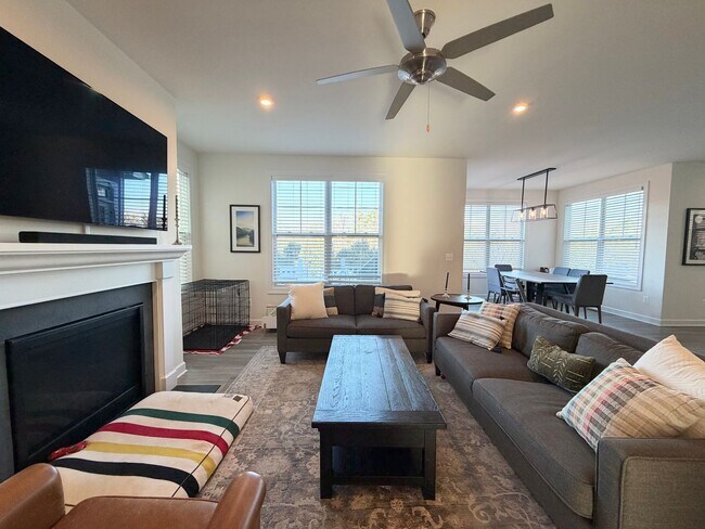 Building Photo - 1078 Delphi Ln