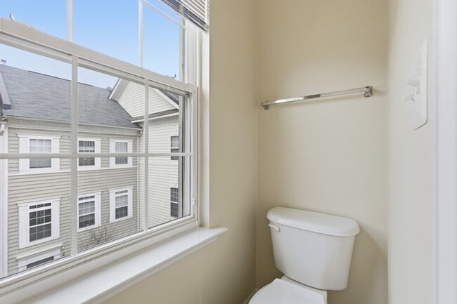 Building Photo - Lovely 3 BR/2.5 BA Townhome in Camp Springs!