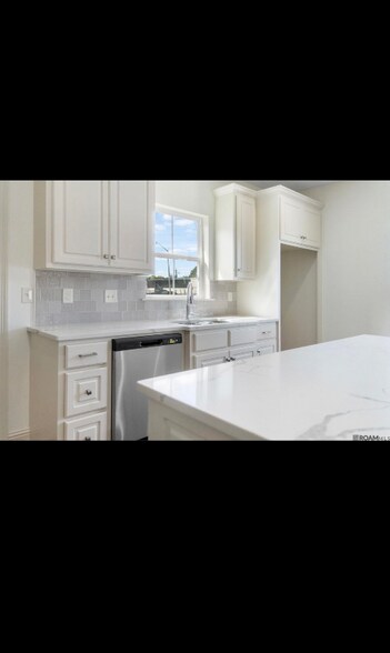 Building Photo - 6918 Goya Ave