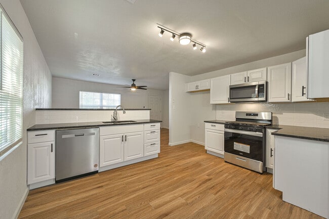 Building Photo - 3732 NW 26th St