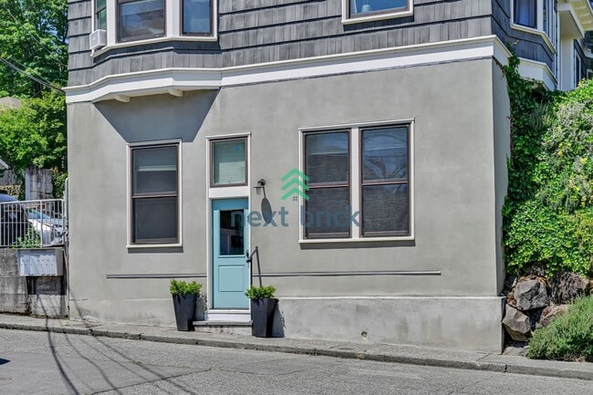 Building Photo - 1 BED & 1 BATH CONDO FOR RENT