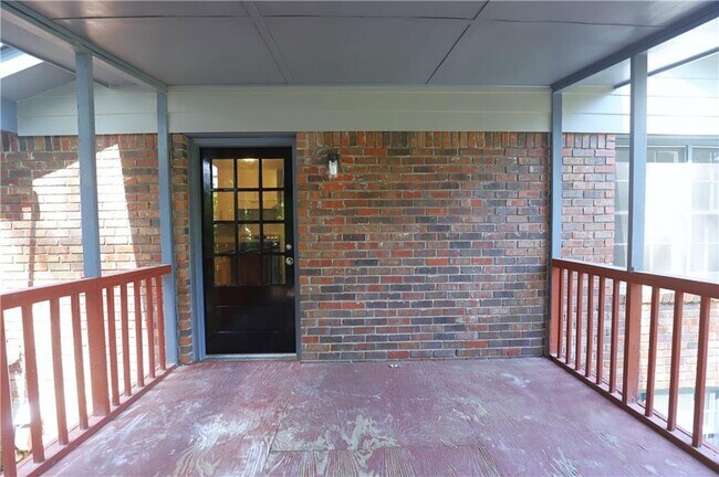 Building Photo - 4732 Valley Dale Dr SW