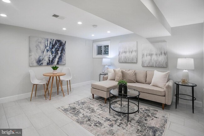 Building Photo - 4023 New Hampshire Ave NW