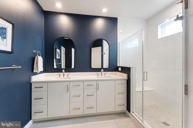 Building Photo - 22405 Claude Moore Dr