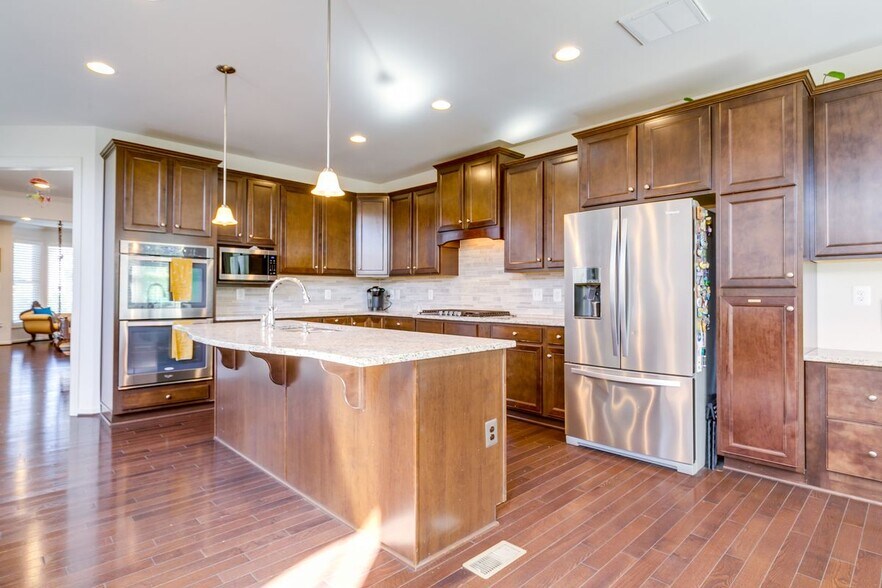 Building Photo - 23582 Prosperity Ridge Pl