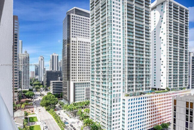 Building Photo - 1100S S Miami Ave
