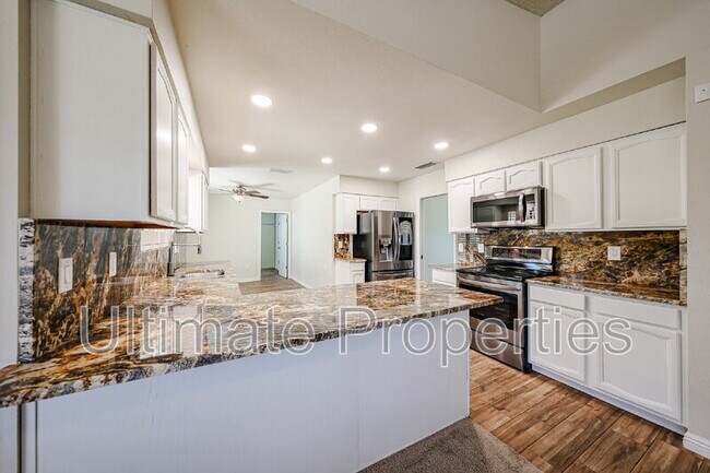 Building Photo - 13107 W Lyric Dr