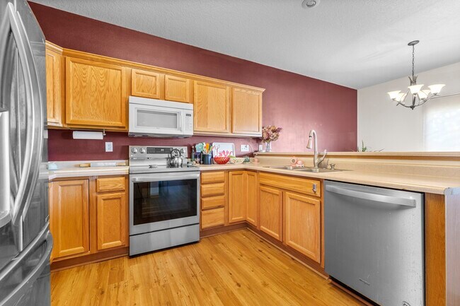 Building Photo - 1552 Cook Cir