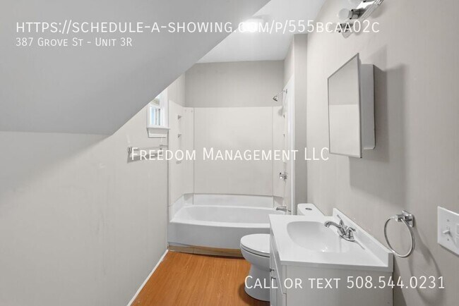 Building Photo - 387 Grove St