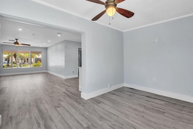 Building Photo - 2920 NE 8th Terrace