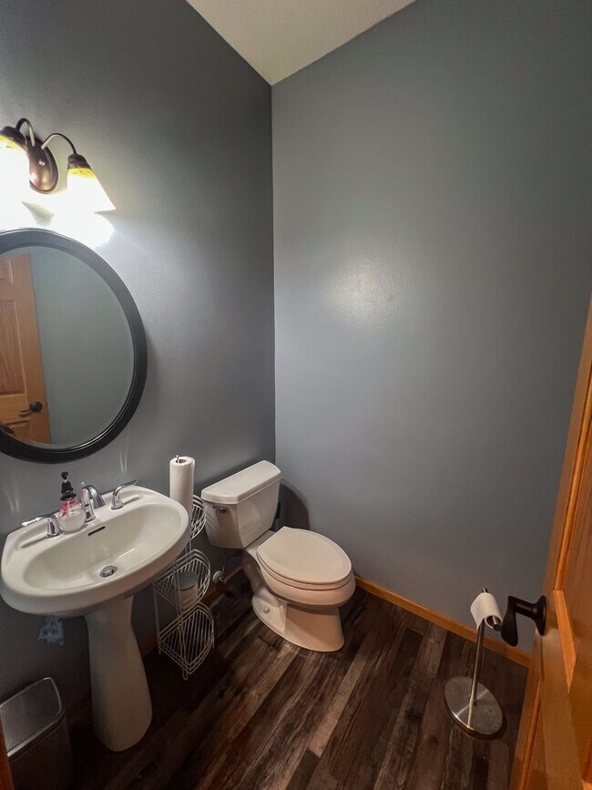 Building Photo - Single Family Home in Moorhead!