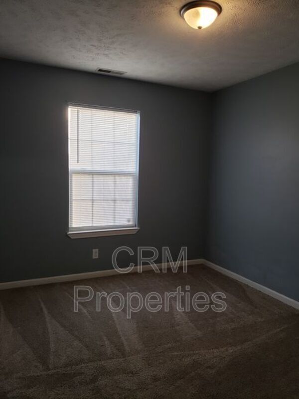 Building Photo - 204 Ariel Ct