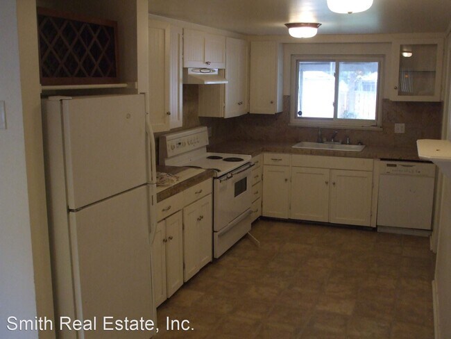 Building Photo - 4 br, 2 bath House - 925 Fulton St