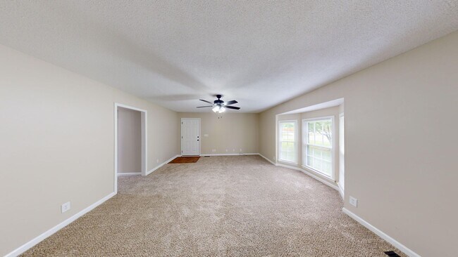 Building Photo - 1487 Nichols Dr