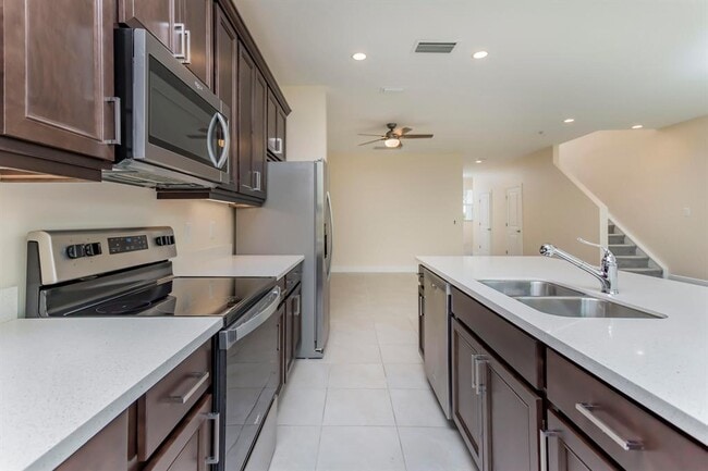 Building Photo - 1857 Spoonbill Ct