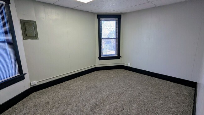 Building Photo - Schonfeld Holdings, LLC (916 6th St)