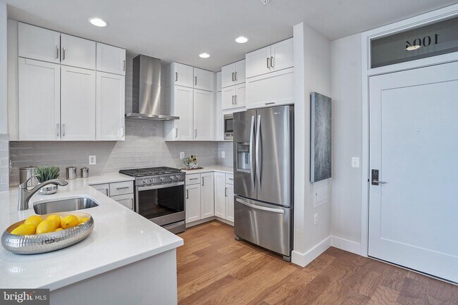 Building Photo - 2000 Clarendon Blvd