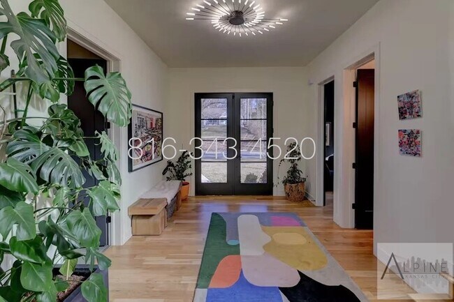 Building Photo - Fully Furnished Short or Mid Term Rental