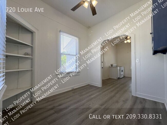 Building Photo - 720 Louie Ave