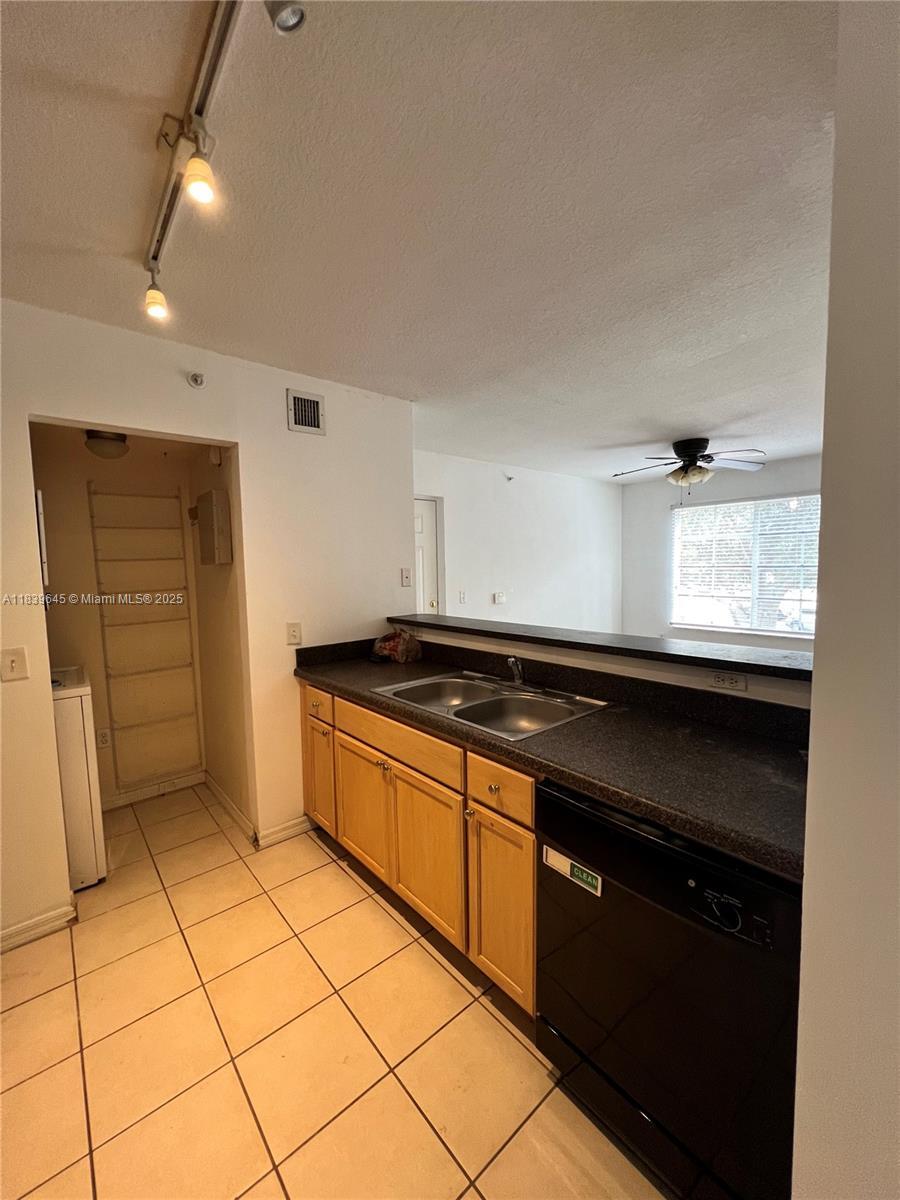 Building Photo - 4171 San Marino Blvd