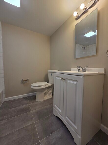Building Photo - 162 Jules Dr