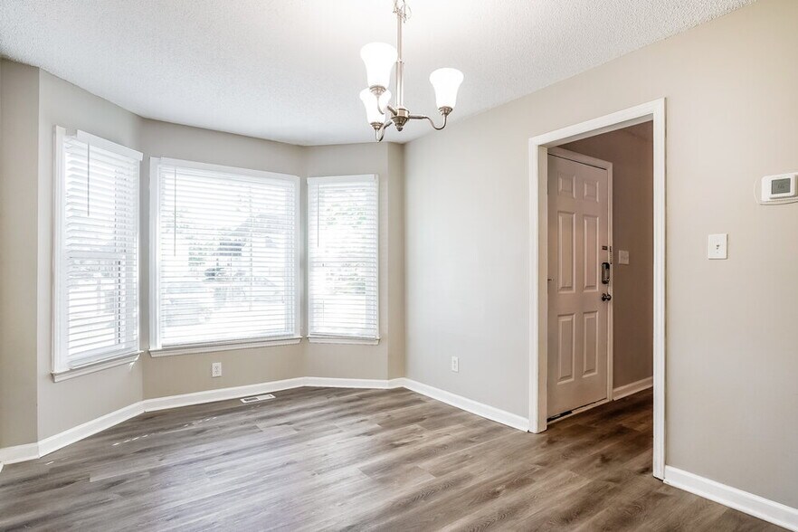 Building Photo - 4912 Matlock Ct