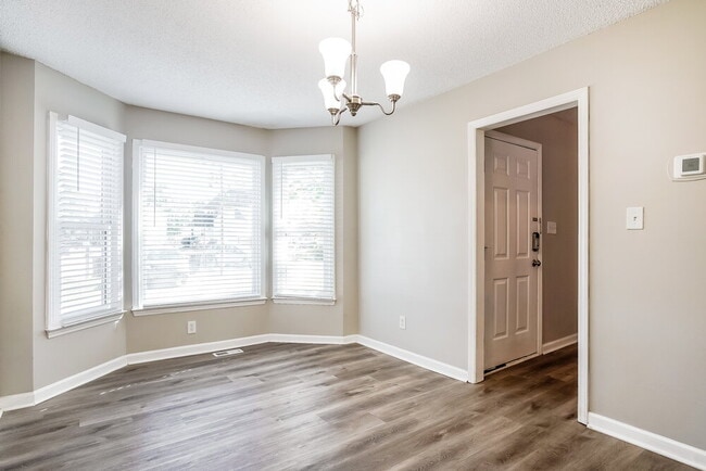 Building Photo - 4912 Matlock Ct