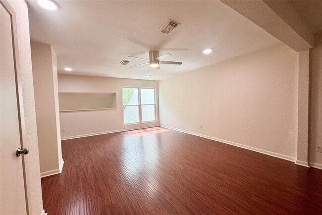 Building Photo - 20313B Sunny Shores Dr