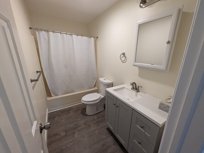 Building Photo - 172 Williamsburg Ct