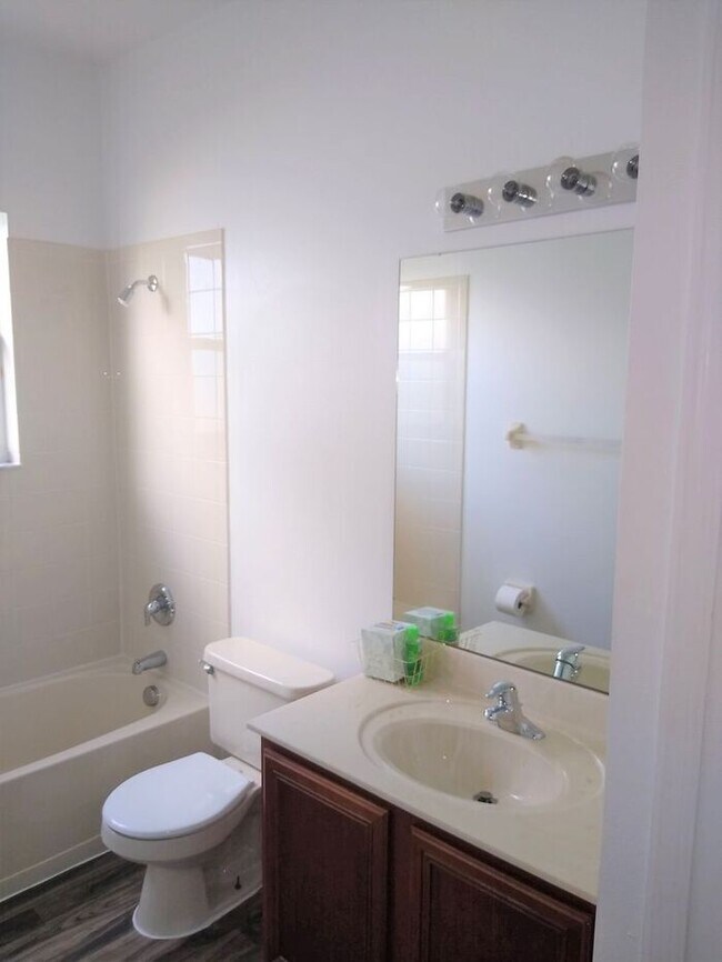 Building Photo - Single Family Home in Poinciana