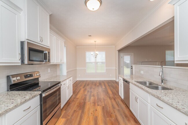 Building Photo - Welcome home to Summerton Village, where beauty, comfort, and value come together effortlessly.