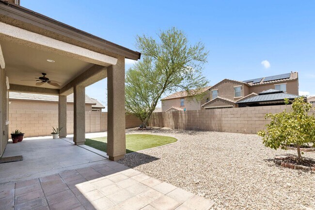 Building Photo - 4 Bedroom Home with Community Pool in Vail...