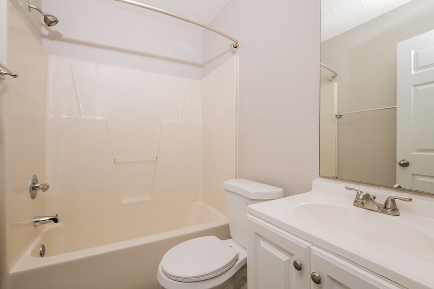 Building Photo - 101 Mayfair Ct