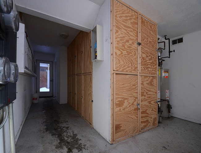 Building Photo - 612 N 46th St