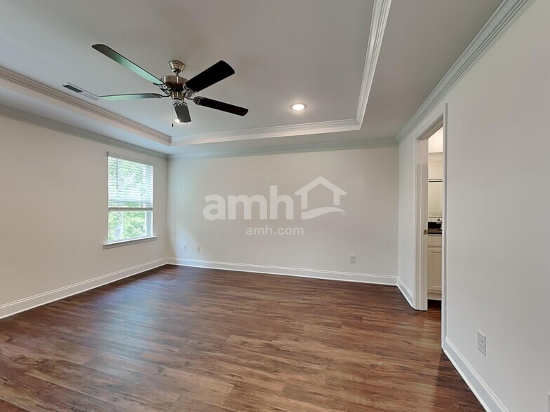 Building Photo - 14038 Belle Mont Dr