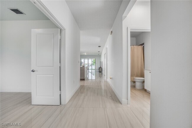 Building Photo - 4951 Brigata Wy