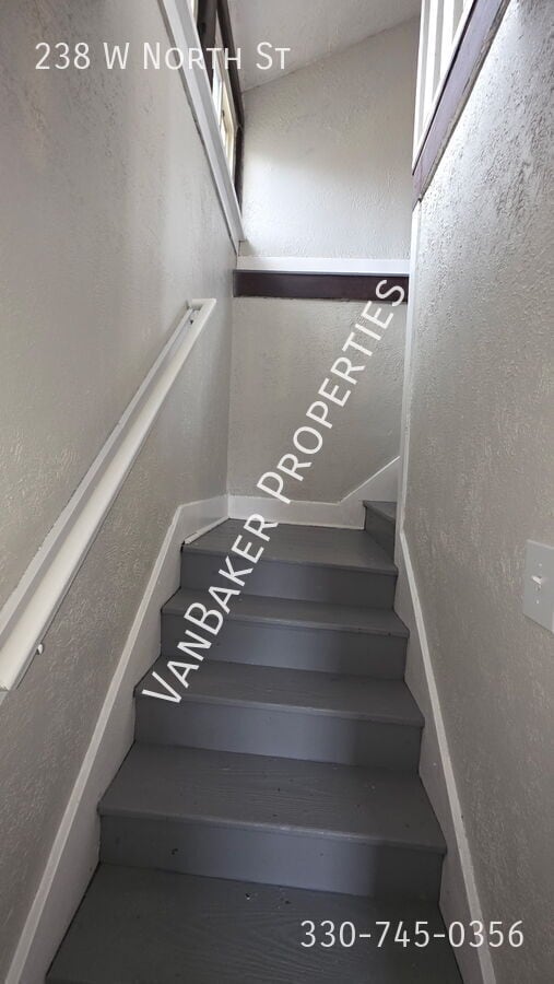 Building Photo - 238 W North St