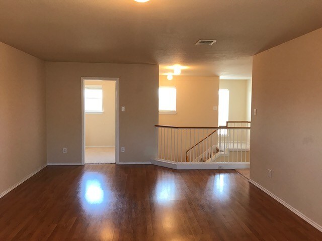 Building Photo - 2737 Breezy Point Cove