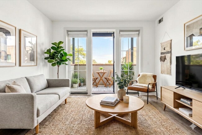 Building Photo - The Lowe