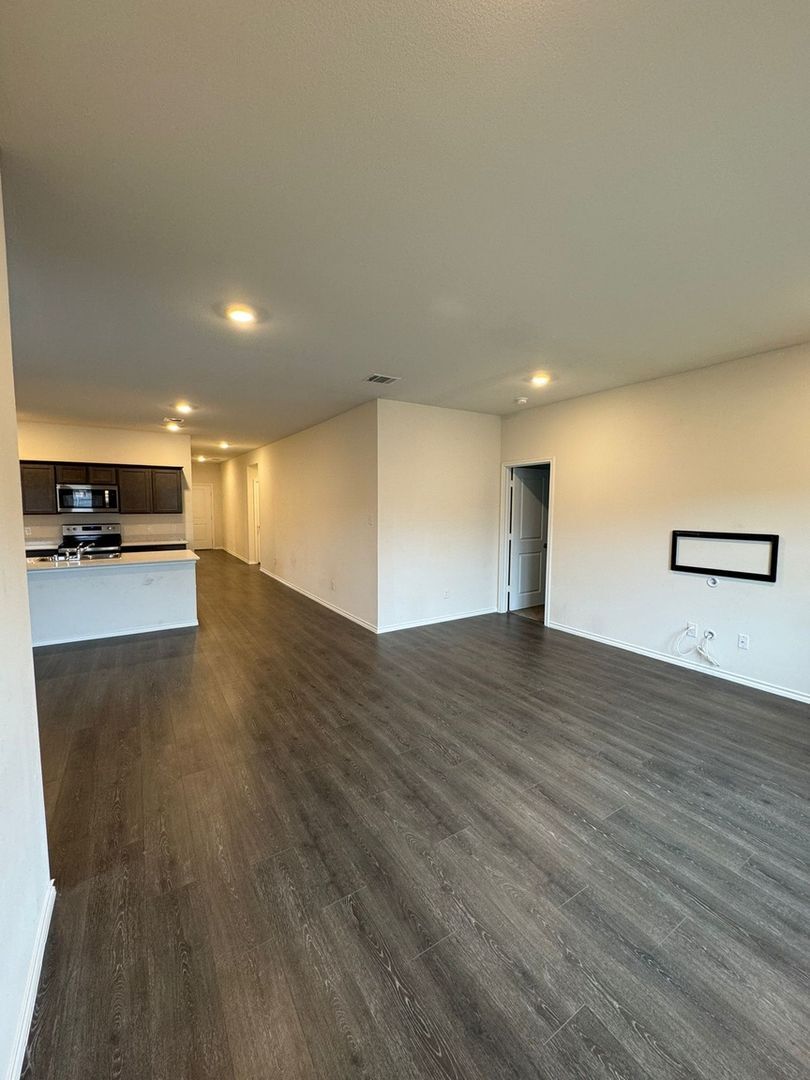 Building Photo - 912 Glover Dr