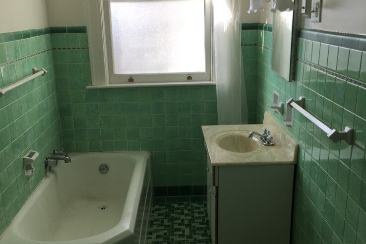 BATHROOM - 1179 Herschel Ave