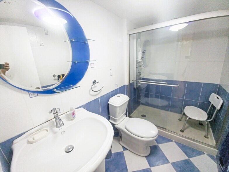 Building Photo - 1833 S Ocean Dr