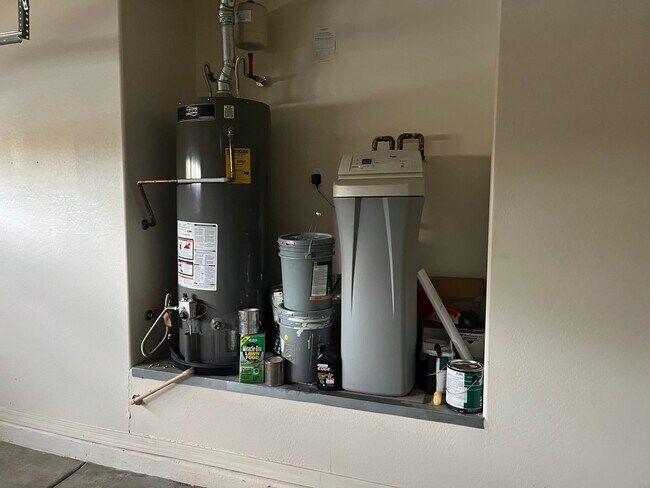 Building Photo - 15728 N 182nd Ln