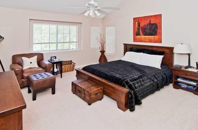 Building Photo - Large Carlsbad Townhouse, 2 Primary Bedroo...