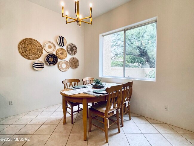 Building Photo - 12683 N Sleeping Coyote Dr